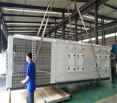 �{��غ����{